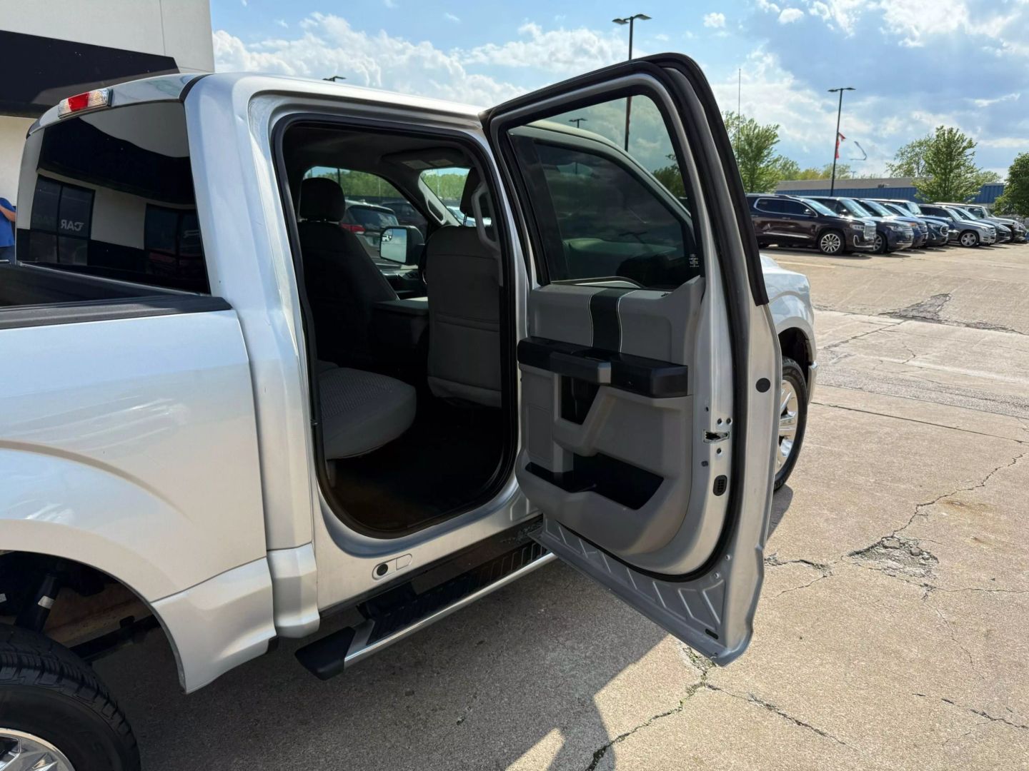 2015 Ford F150 Supercrew Cab - Image 20