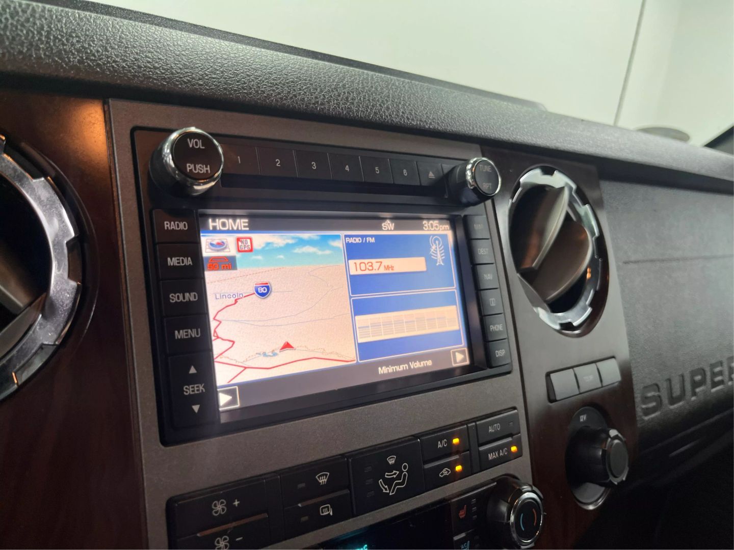 2011 Ford F350 Super Duty Crew Cab - Image 28