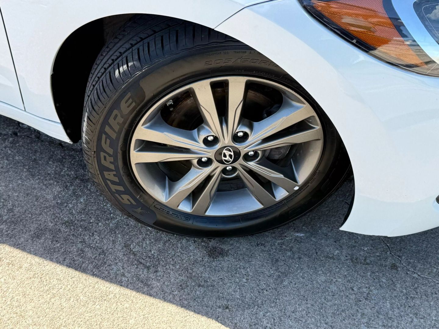 2018 Hyundai Elantra - Image 55
