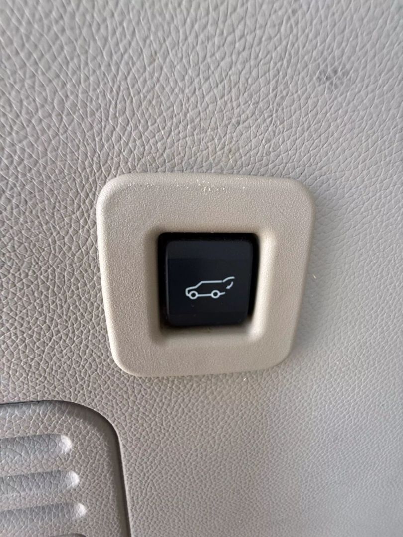 2015 Lincoln Navigator - Image 27