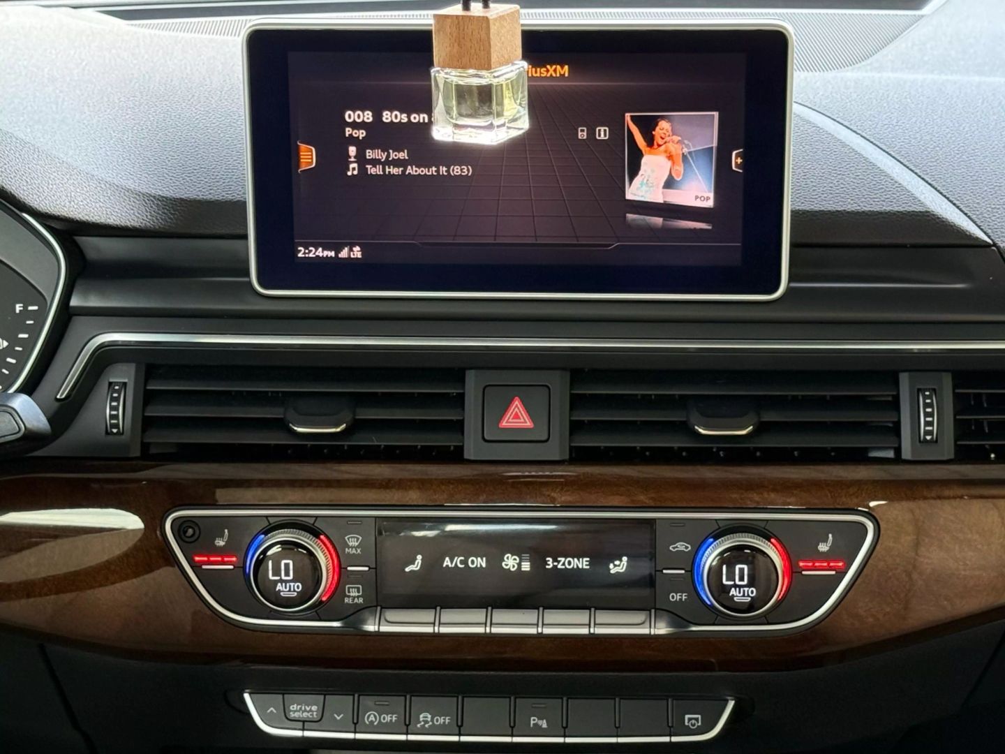 2017 Audi A4 - Image 29
