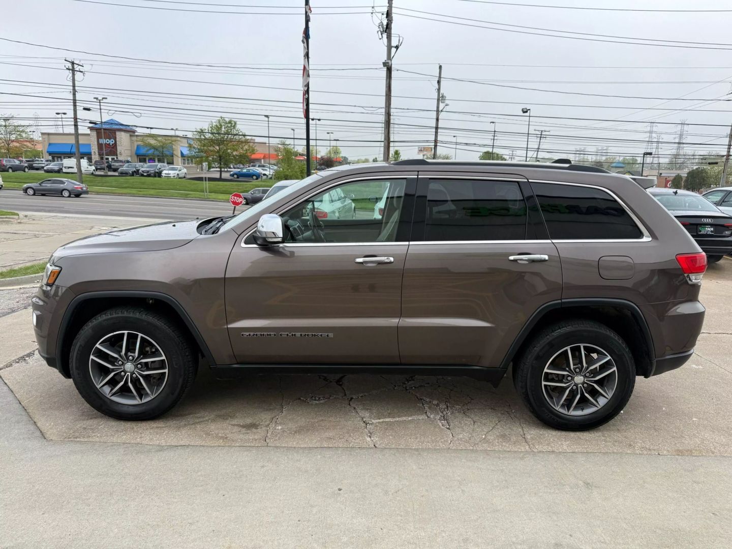 2018 Jeep Grand Cherokee - Image 6