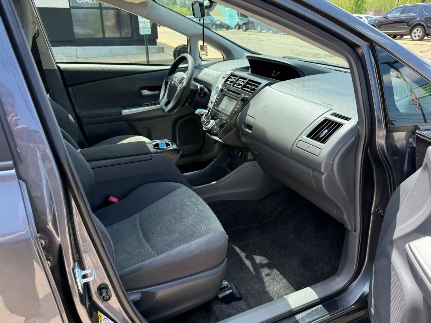 2014 Toyota Prius V - Image 24