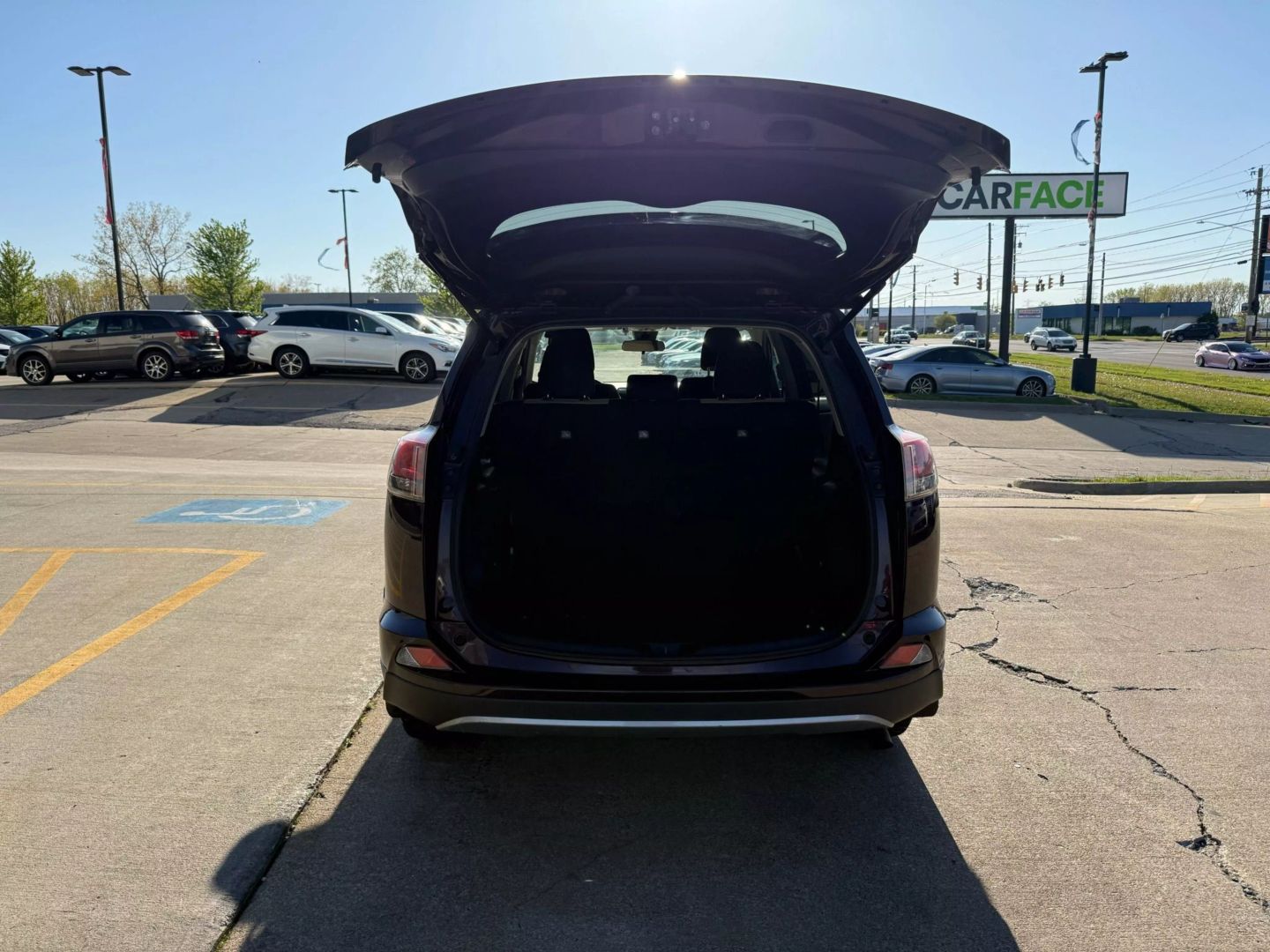 2017 Toyota Rav4 - Image 11
