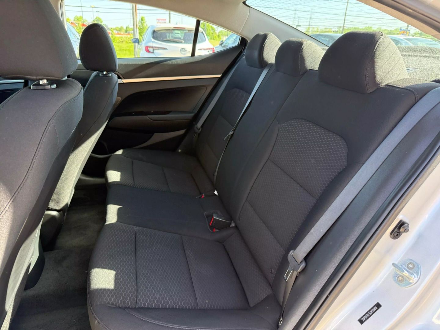 2020 Hyundai Elantra - Image 20