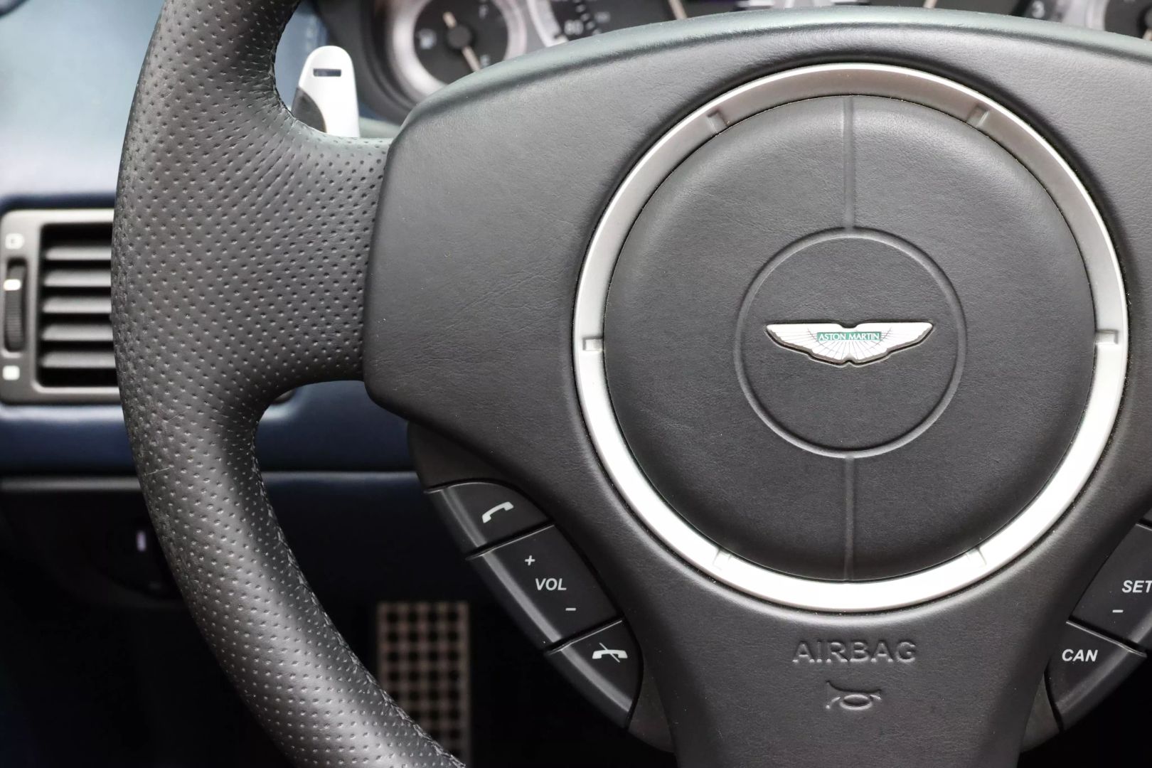 2014 Aston Martin Vantage - Image 19