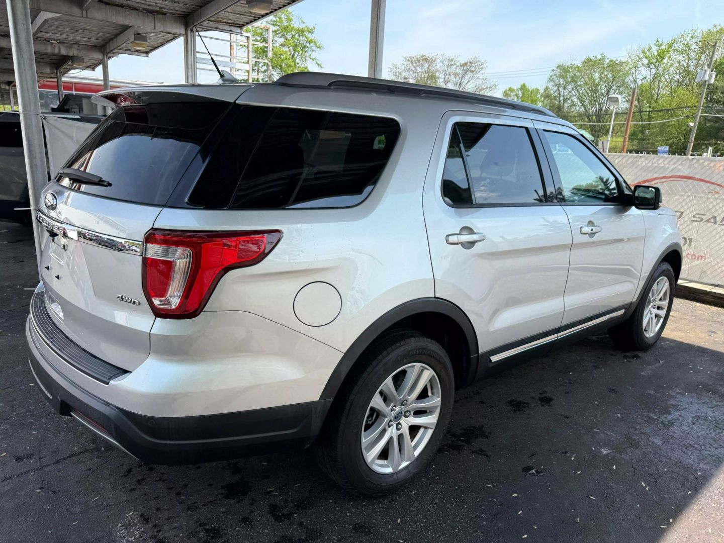 2019 Ford Explorer - Image 12