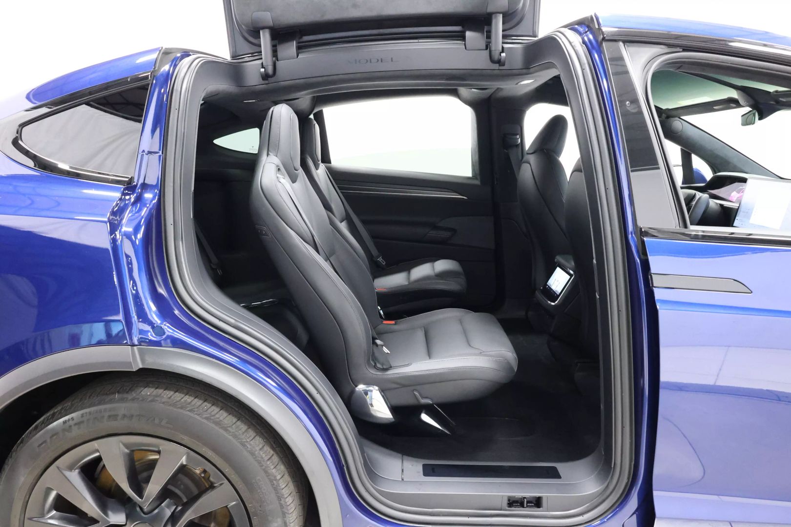 2022 Tesla Model X - Image 73