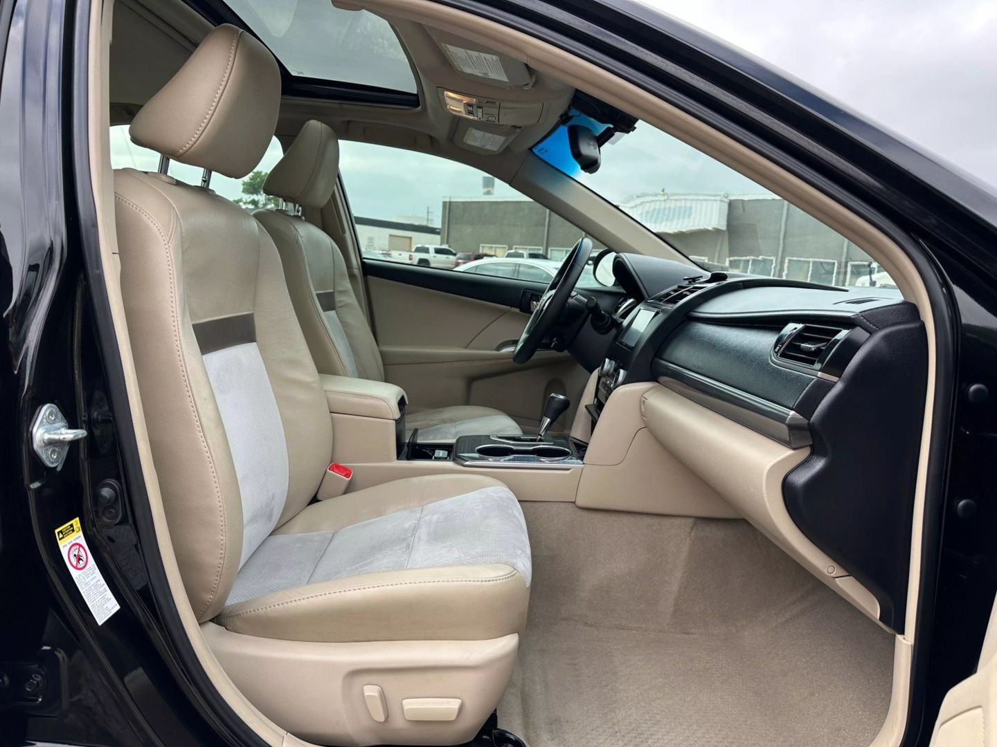 2012 Toyota Camry - Image 21