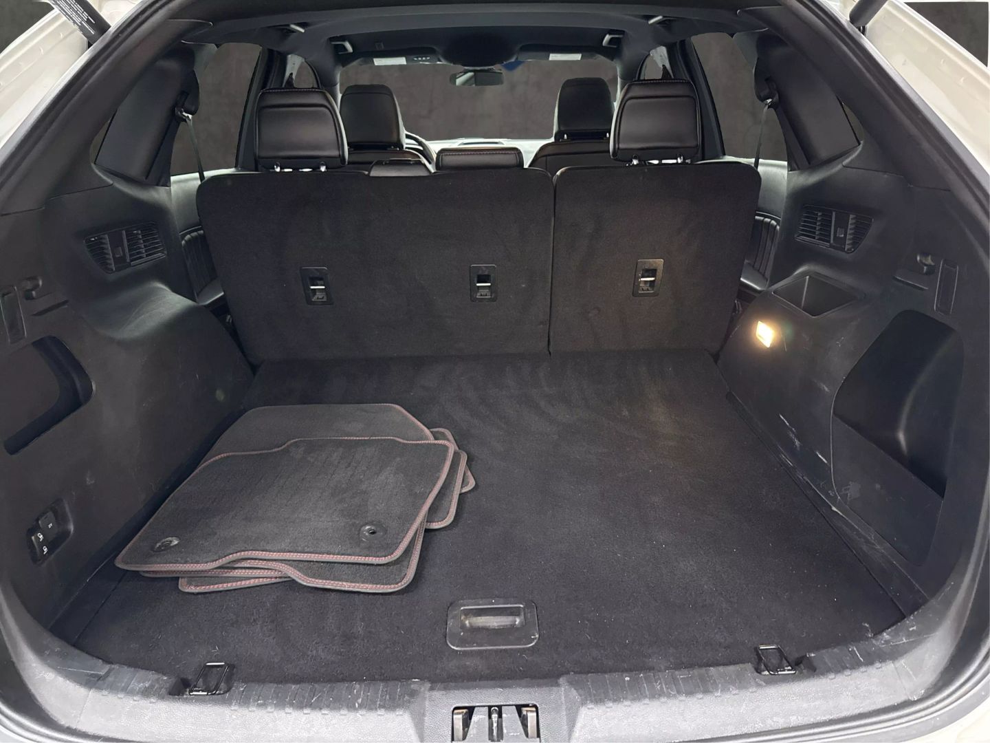 2020 Ford Edge - Image 10