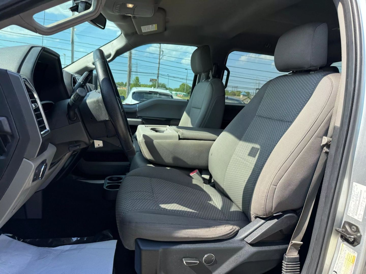 2015 Ford F150 Supercrew Cab - Image 16