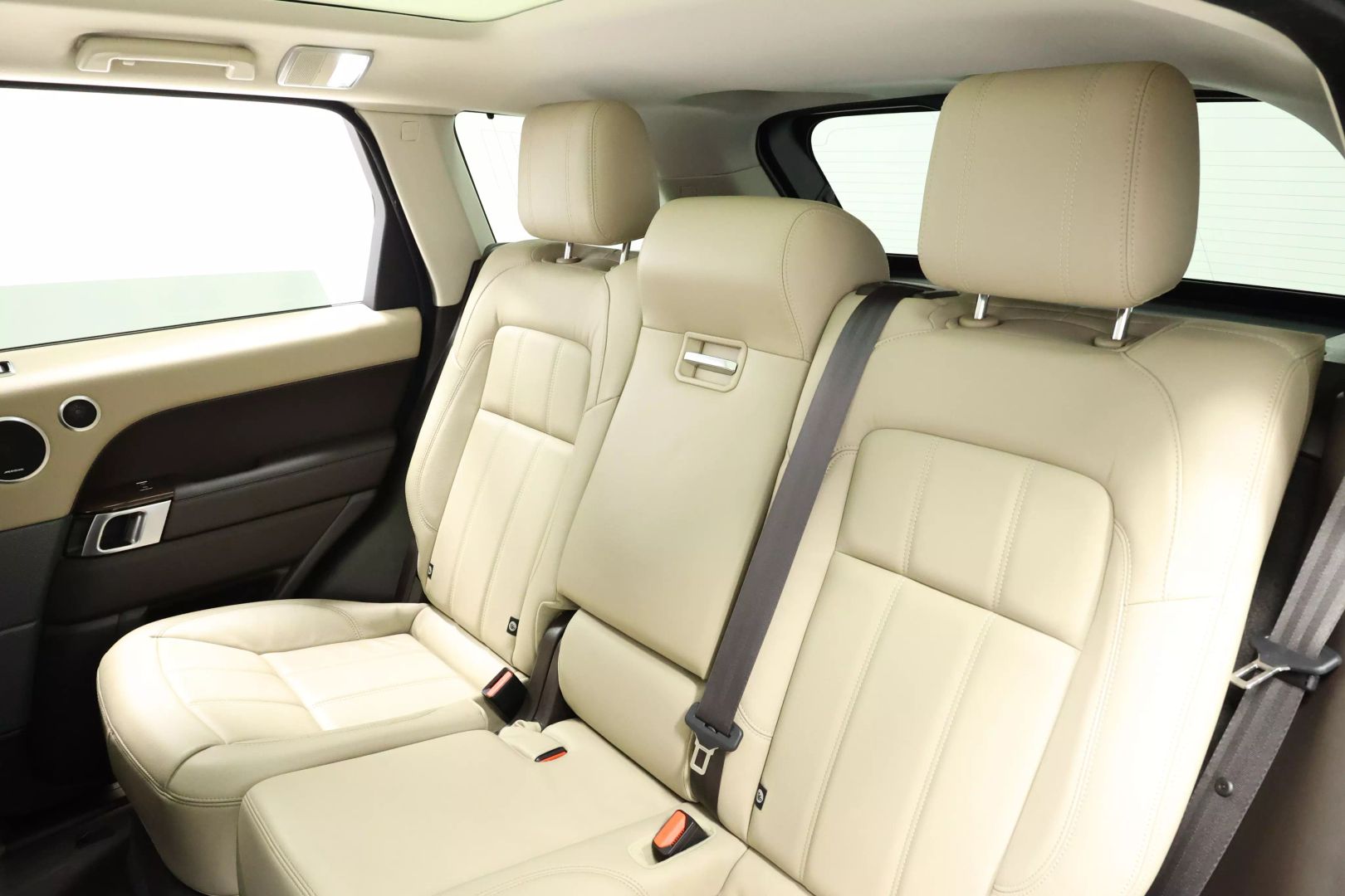 2021 Land Rover Range Rover Sport - Image 3