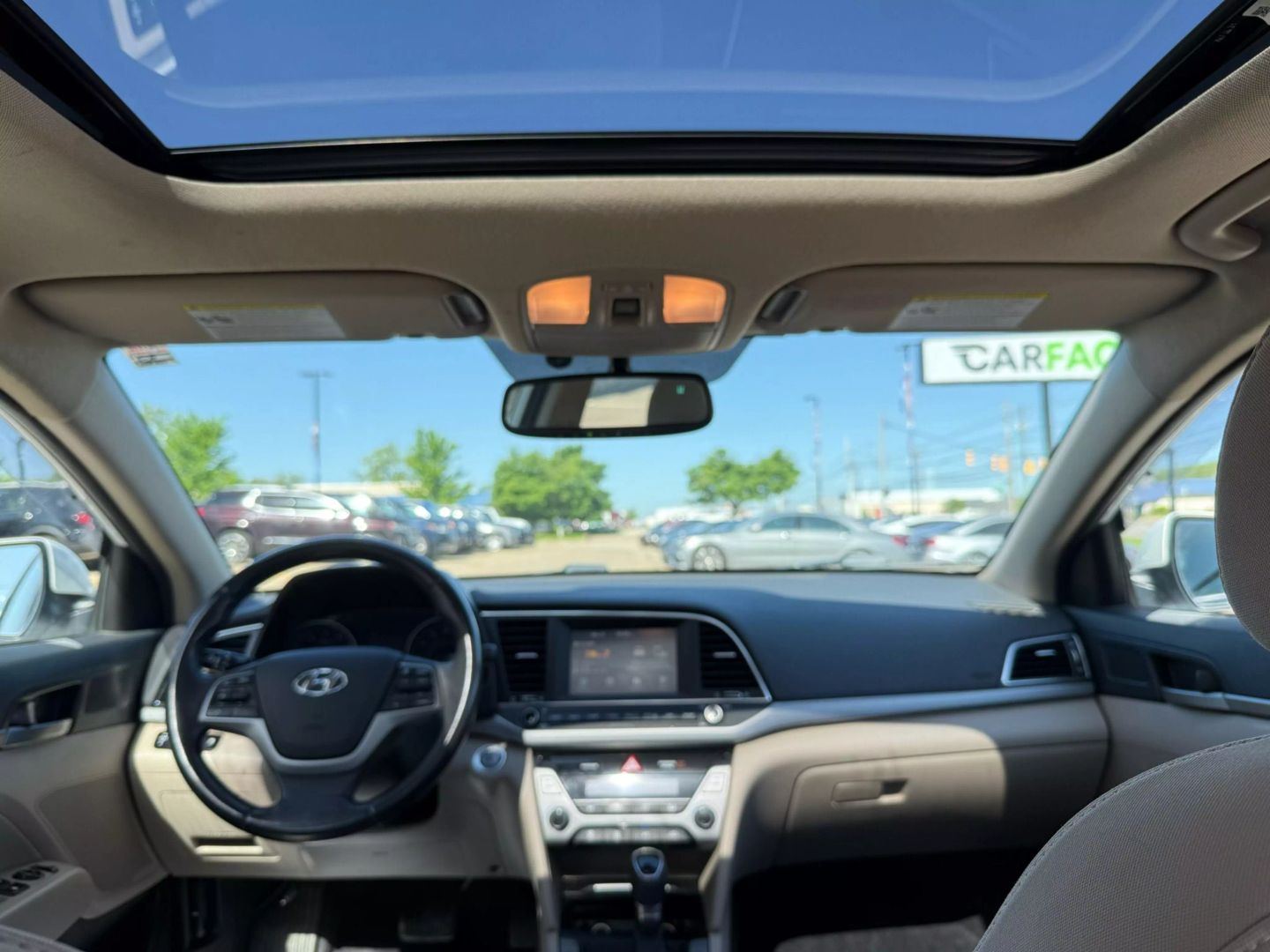 2018 Hyundai Elantra - Image 24