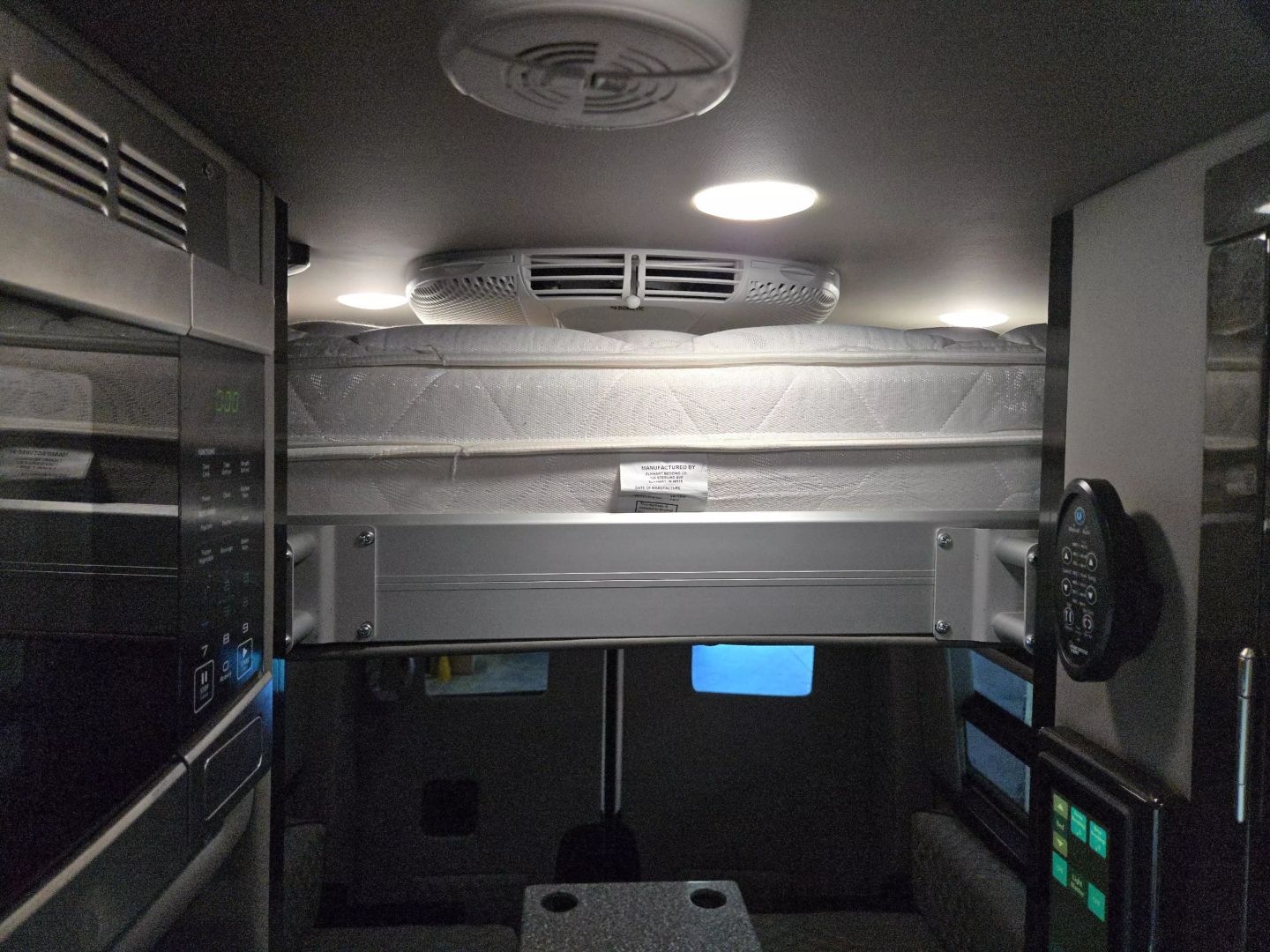 2019 Mercedes-benz Sprinter 2500 Crew - Image 17