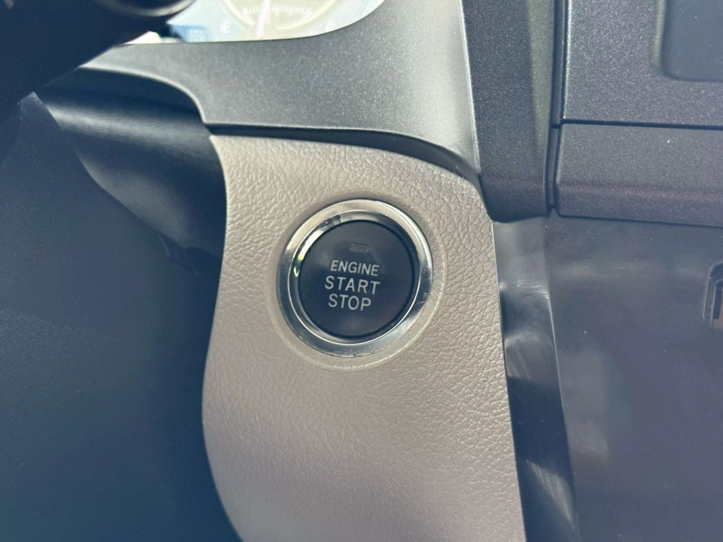 2020 Toyota Sienna - Image 28