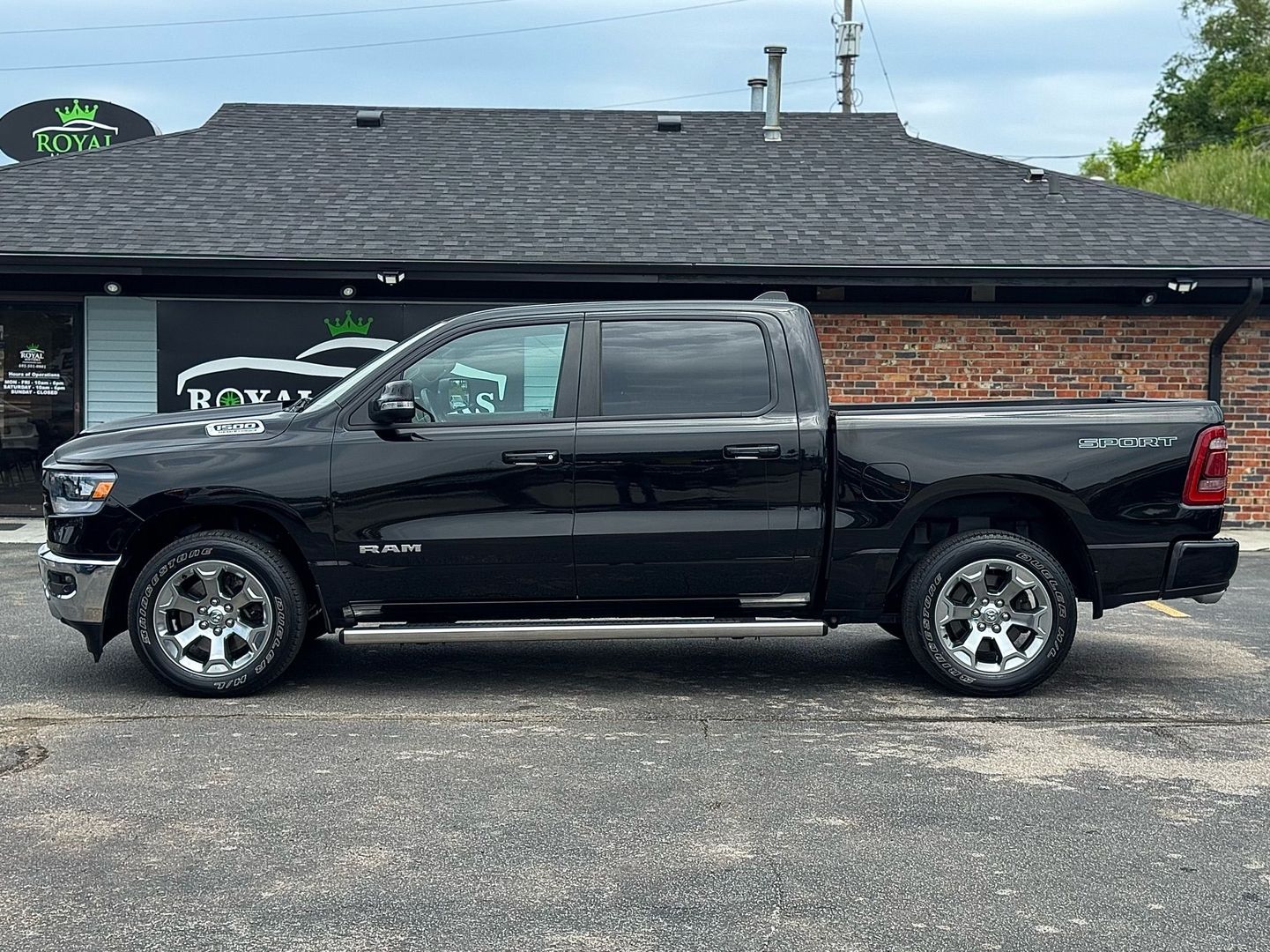 2022 Ram 1500 Crew Cab - Image 8
