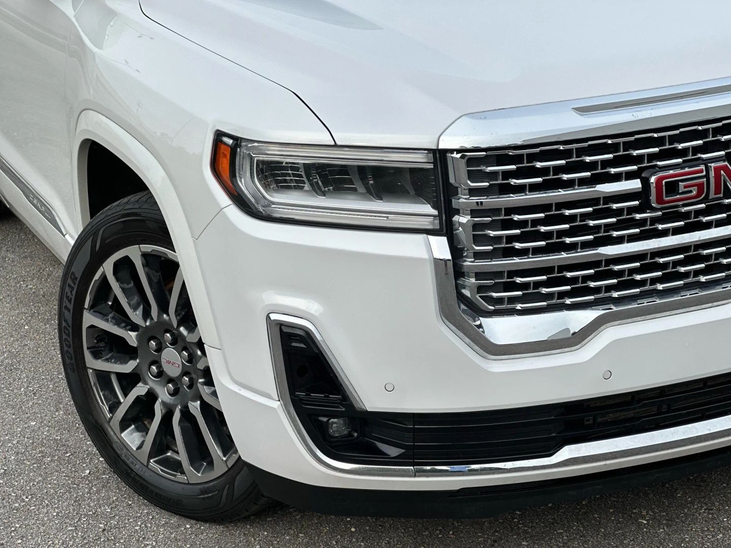 2020 GMC ACADIA SUV V6, 3.6 LITER DENALI SPORT UTILITY 4D