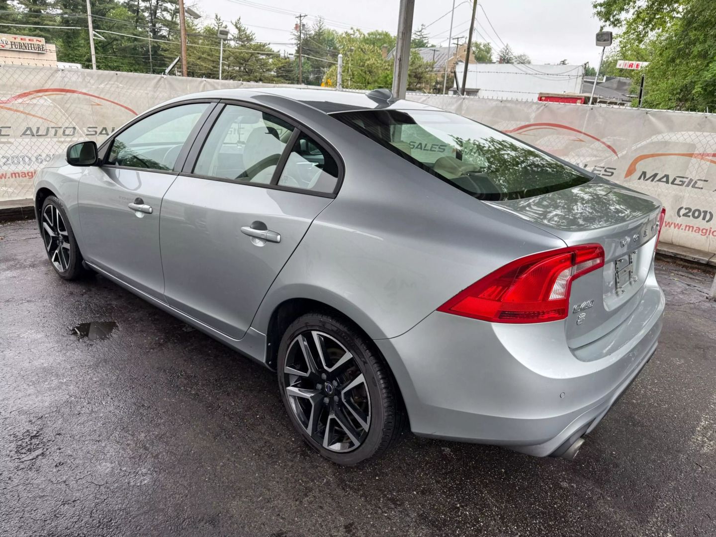 2018 Volvo S60 - Image 12