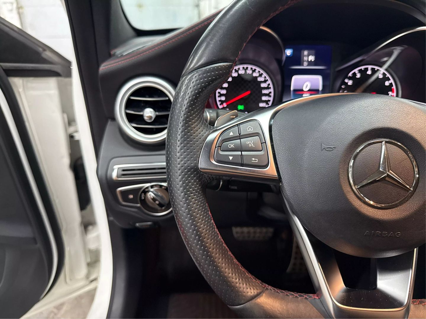 2016 Mercedes-benz C-class - Image 25