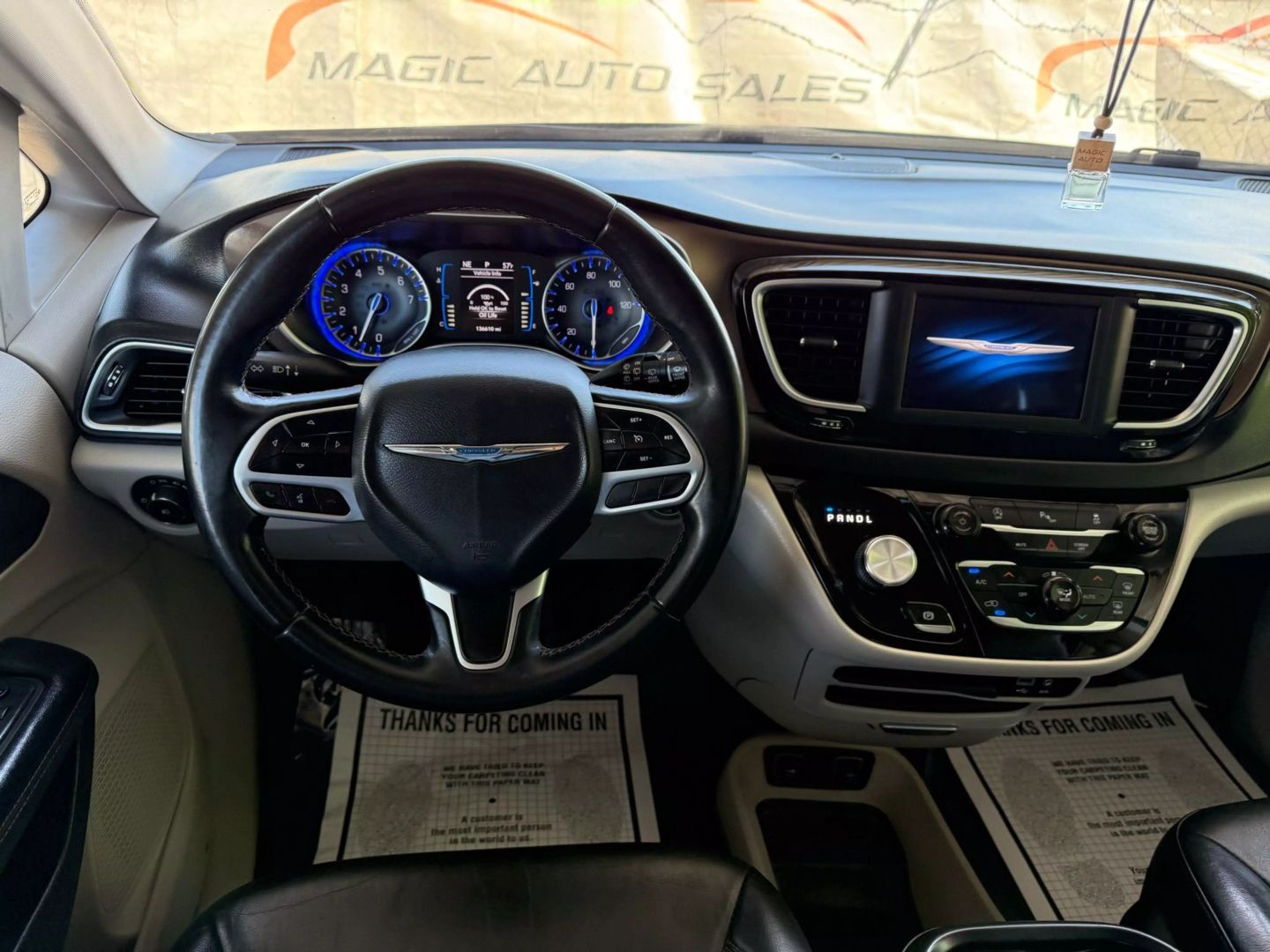 2018 Chrysler Pacifica - Image 30