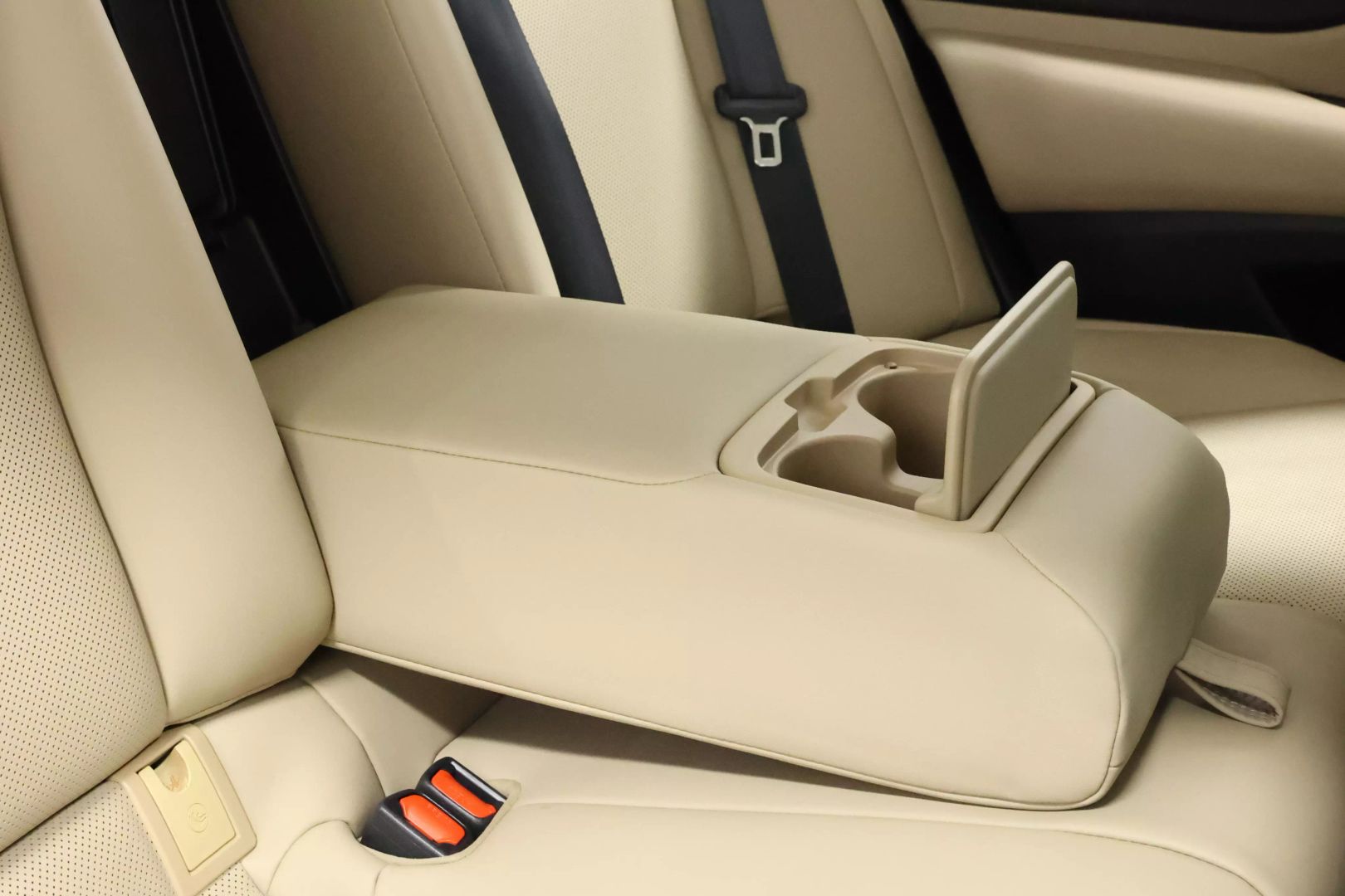 2020 Lexus Es - Image 72