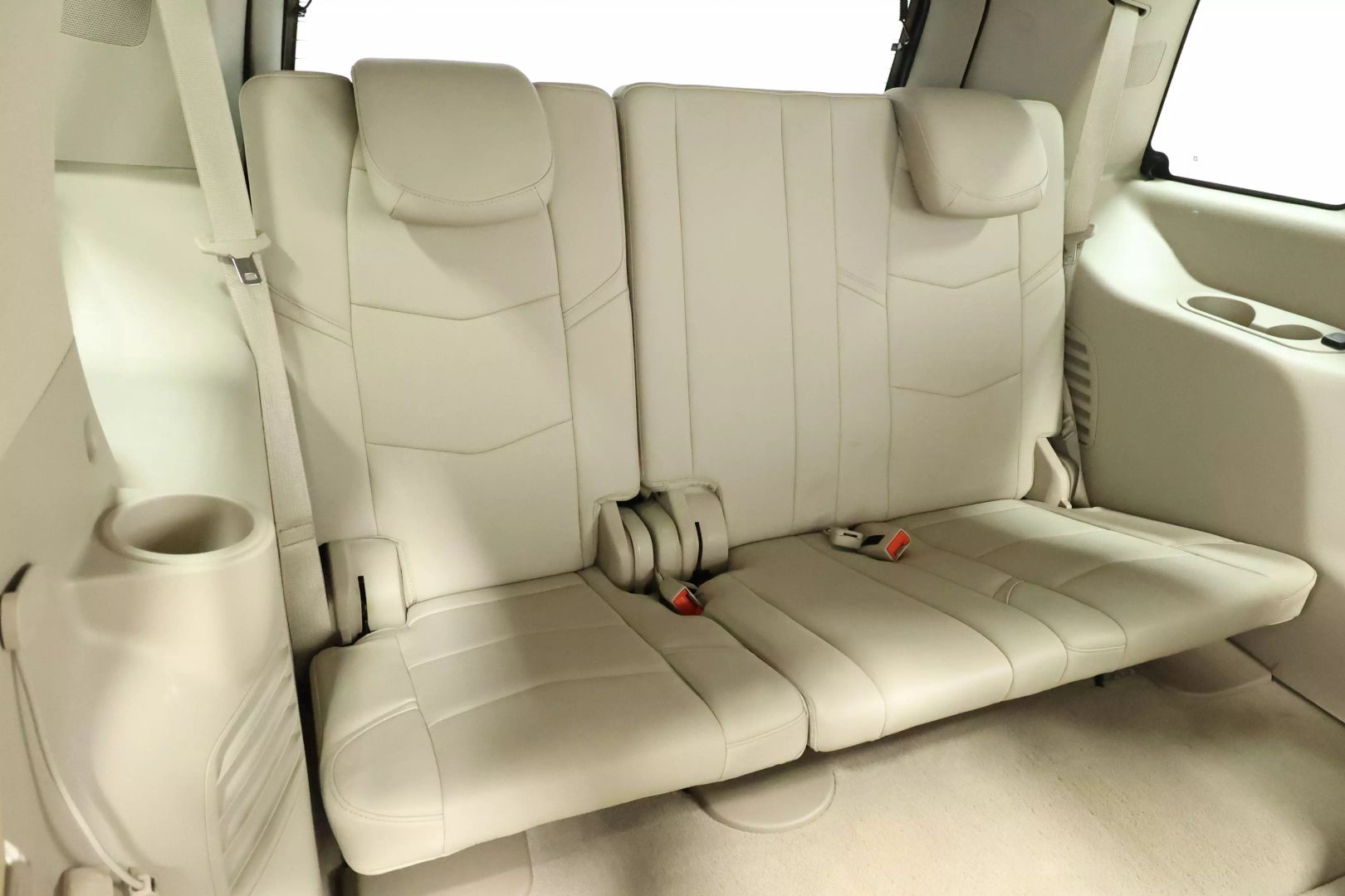 2017 Cadillac Escalade - Image 76