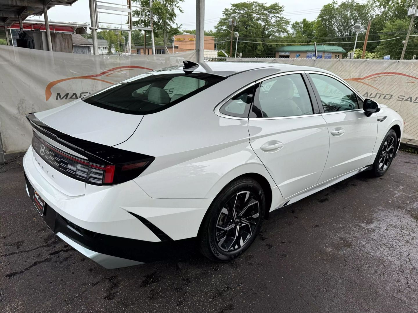 2025 Hyundai Sonata - Image 12