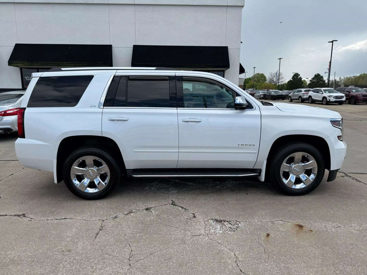 2016 Chevrolet Tahoe - Image 14