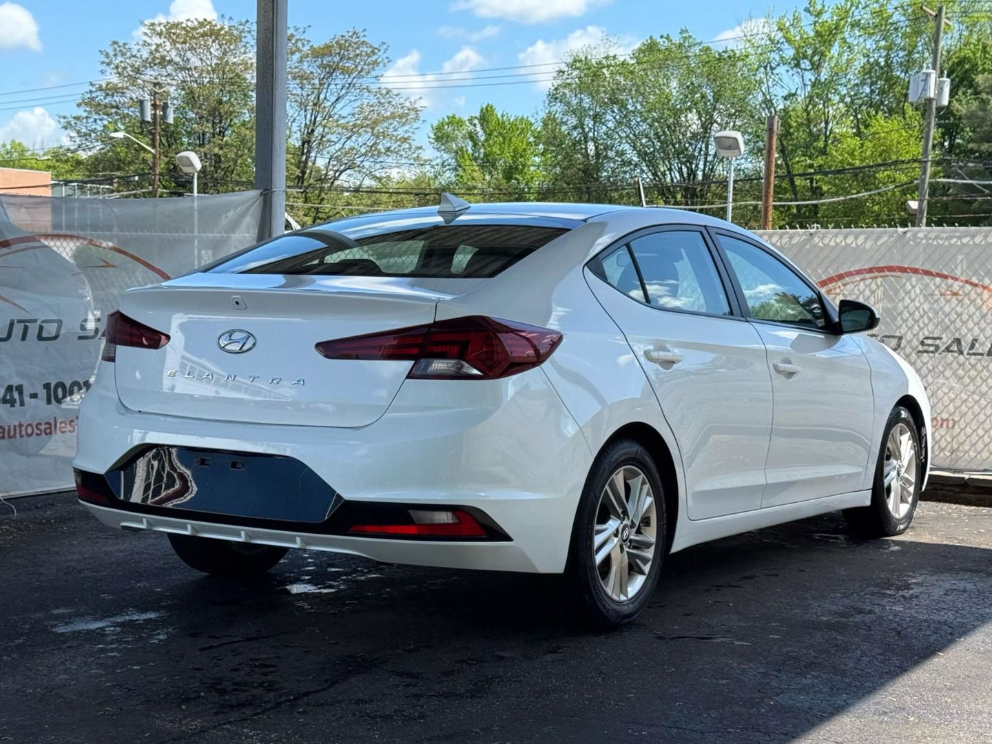 2019 Hyundai Elantra - Image 9