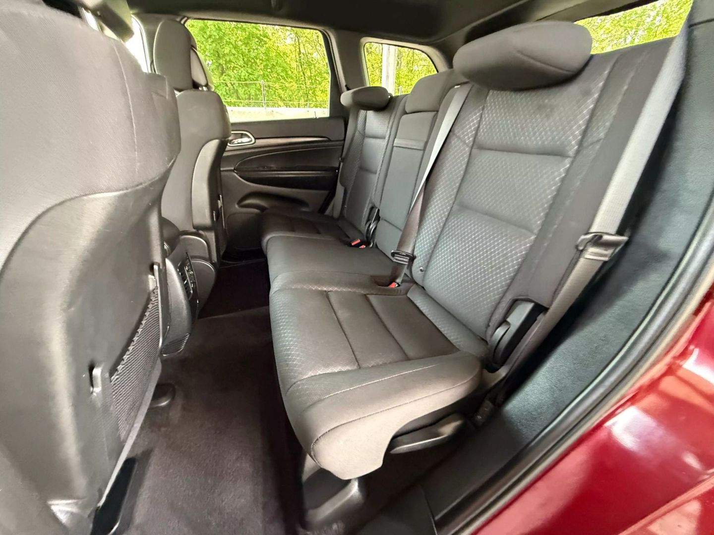 2019 Jeep Grand Cherokee - Image 18