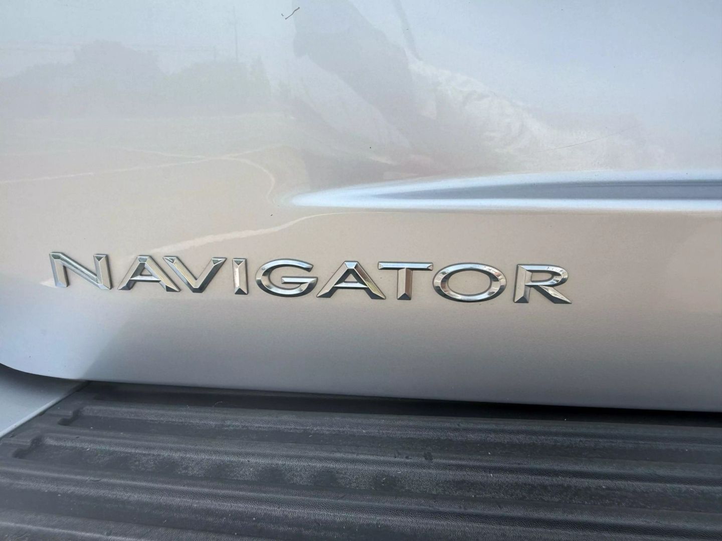 2015 Lincoln Navigator - Image 3