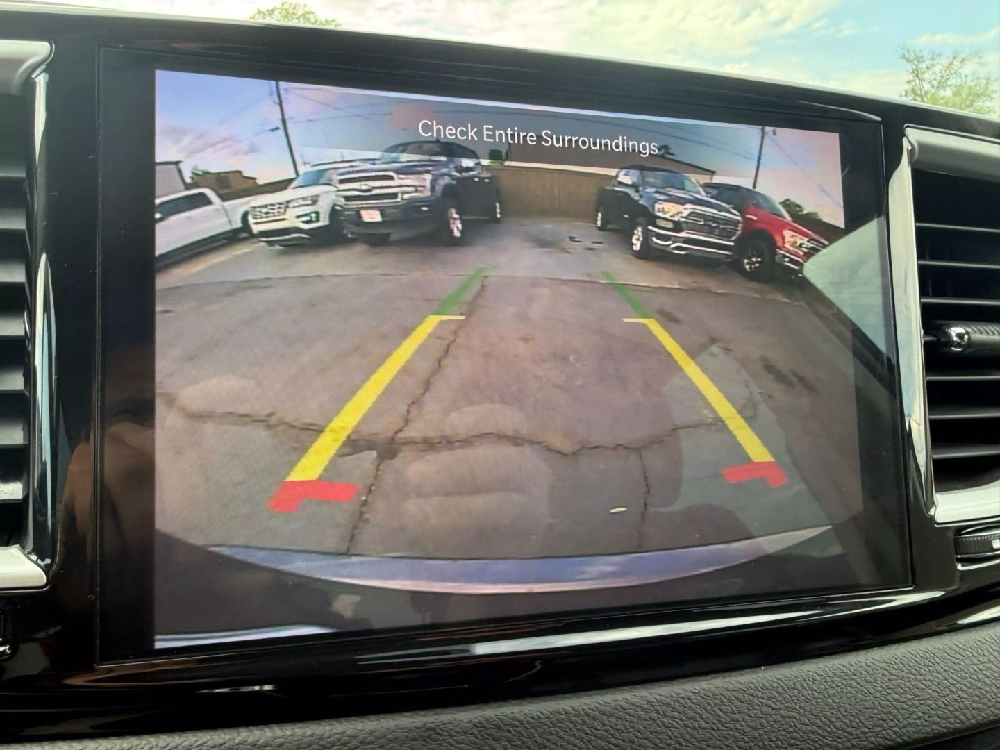 2022 Chrysler Pacifica - Image 29