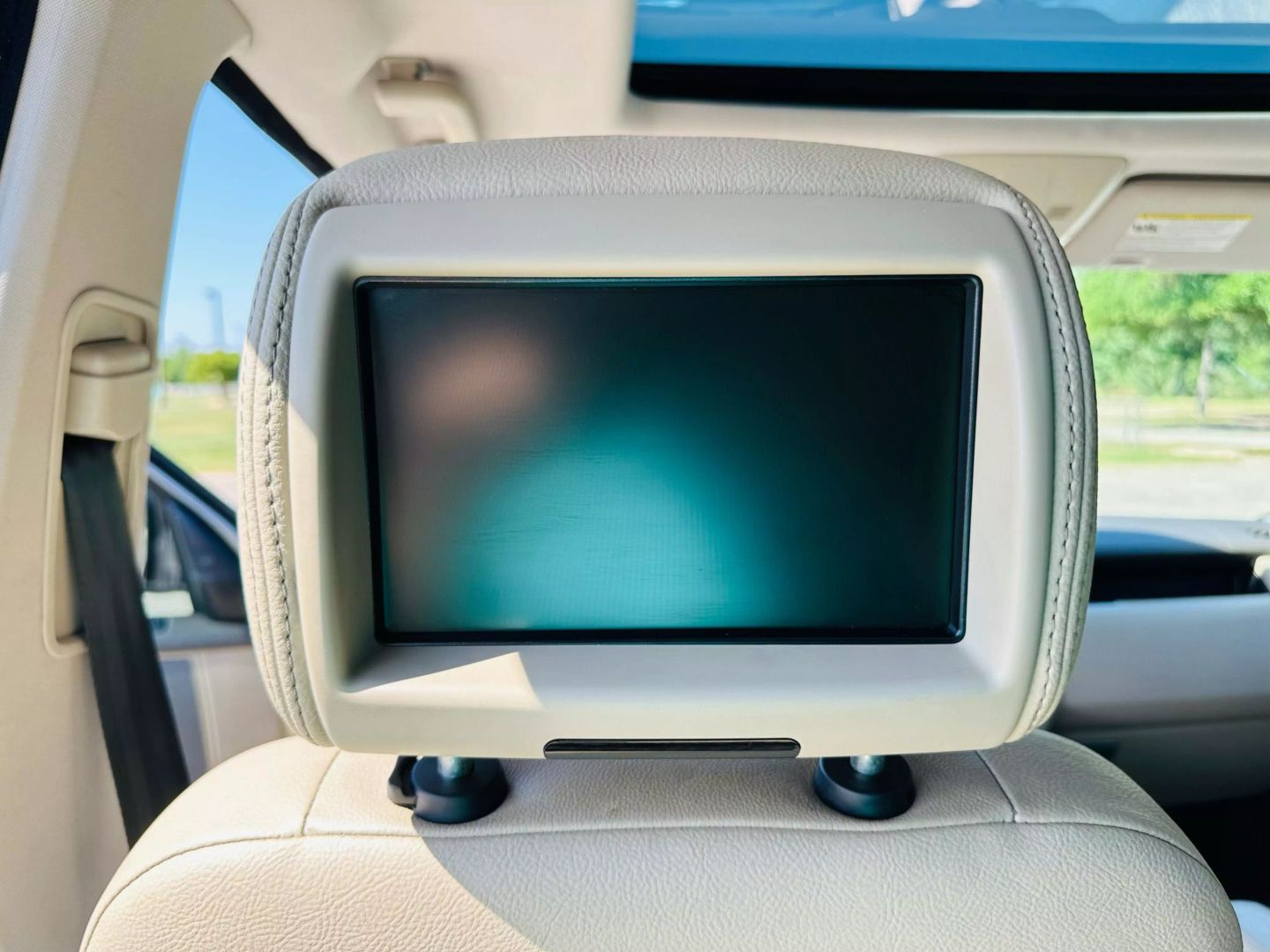 2016 Land Rover Lr4 - Image 20