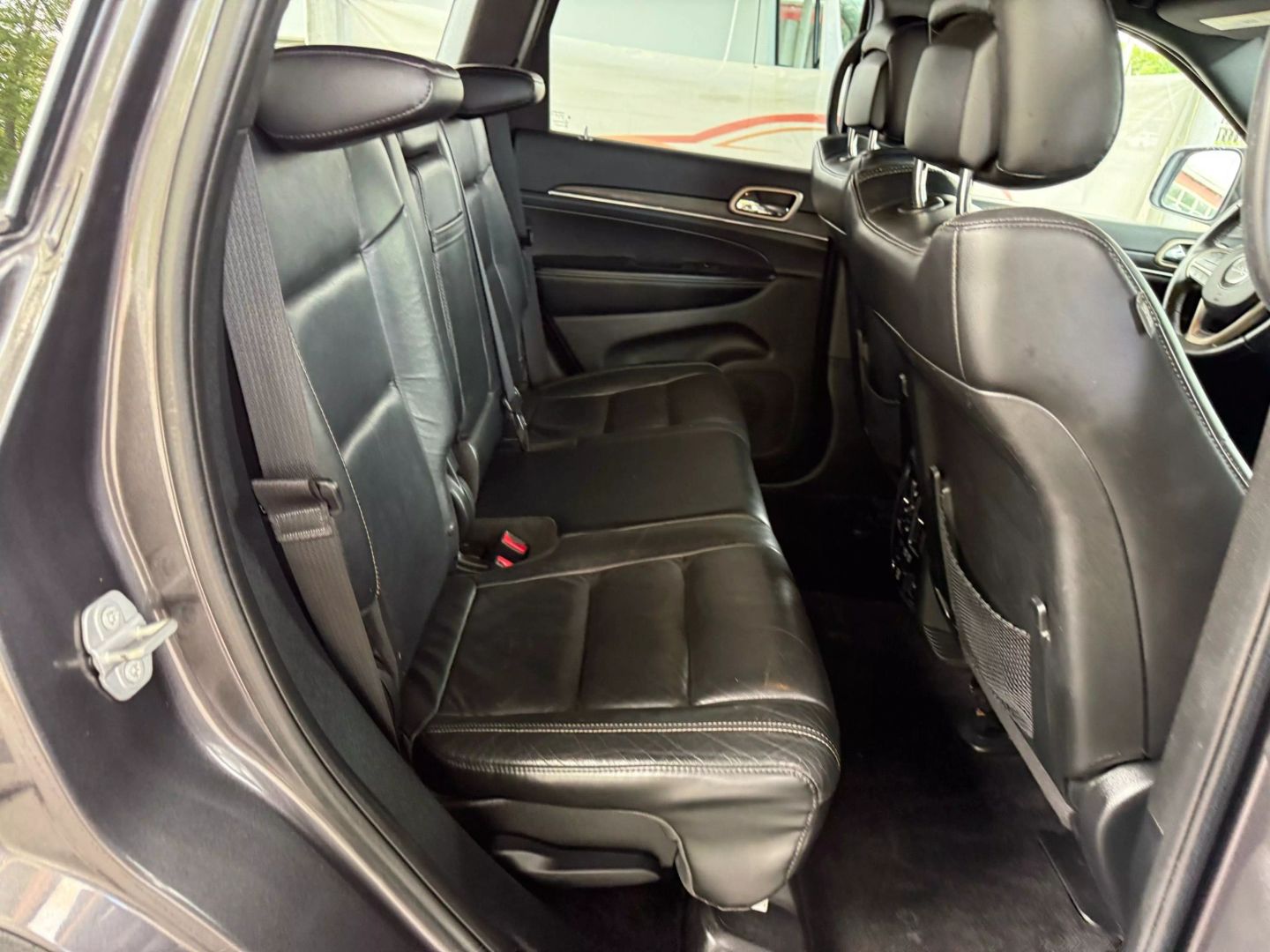 2017 Jeep Grand Cherokee - Image 22