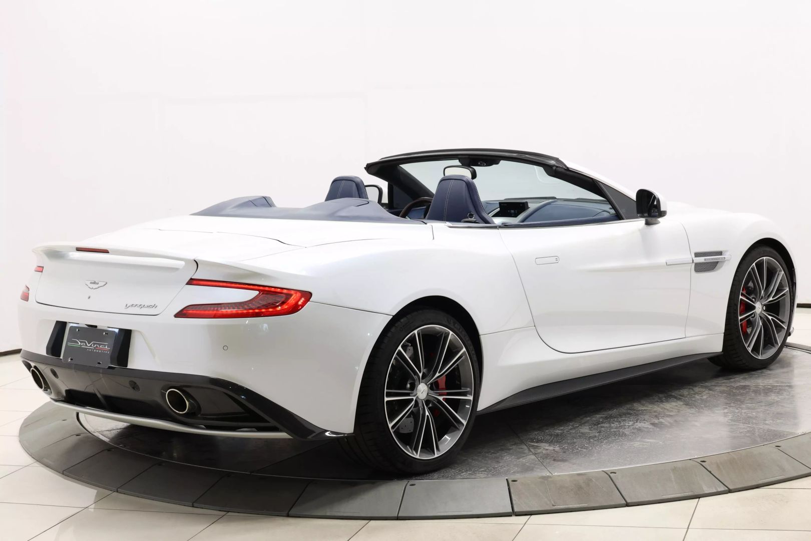 2015 Aston Martin Vanquish - Image 4