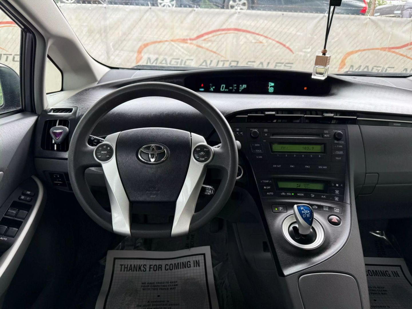 2010 Toyota Prius - Image 30