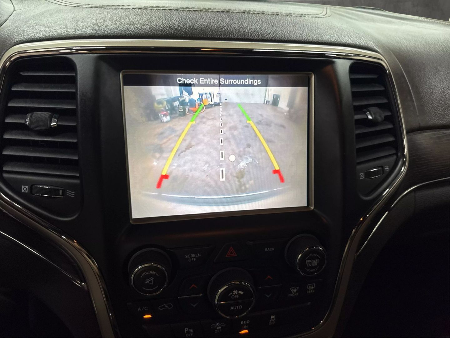 2014 Jeep Grand Cherokee - Image 22