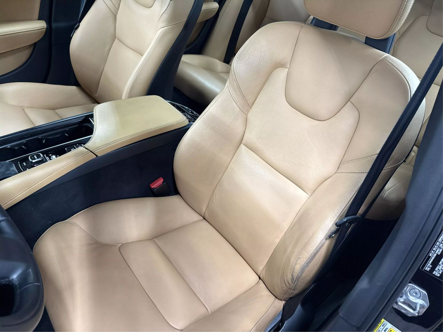 2017 Volvo S90 - Image 33