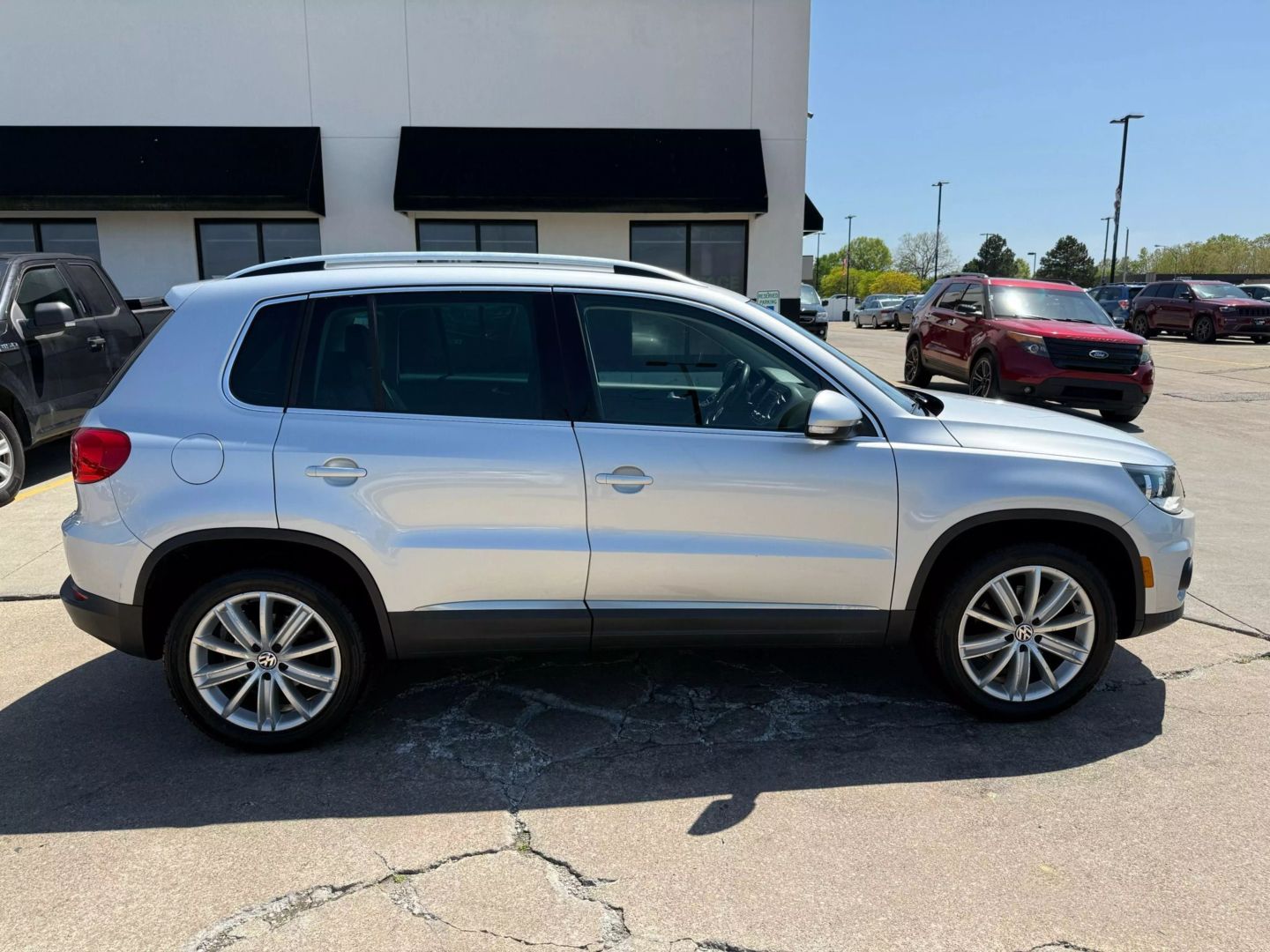 2013 Volkswagen Tiguan - Image 16