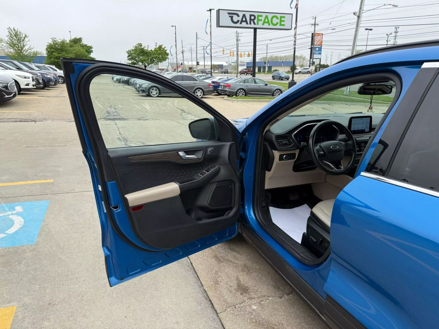 2020 Ford Escape - Image 17
