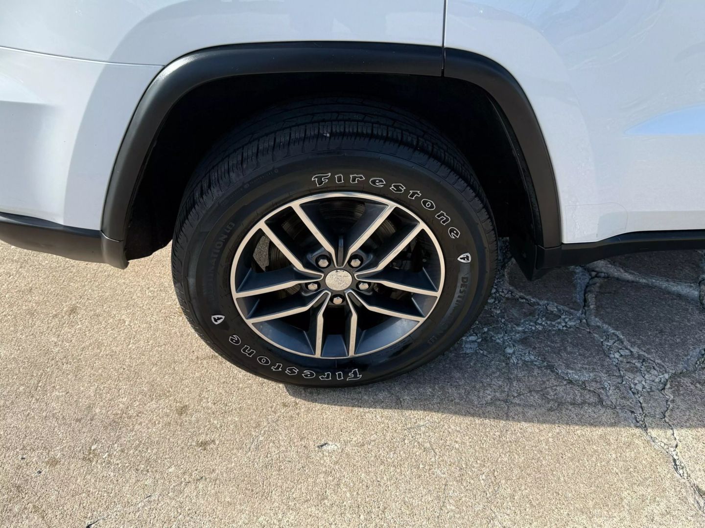 2017 Jeep Grand Cherokee - Image 64