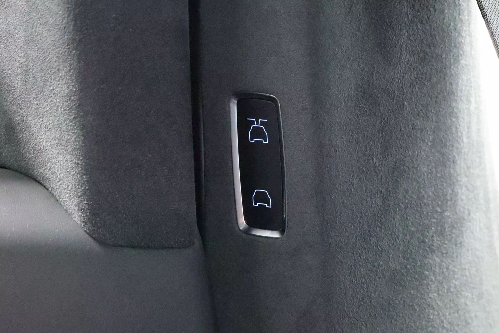 2022 Tesla Model X - Image 76