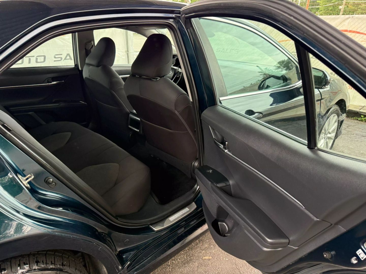 2019 Toyota Camry - Image 21