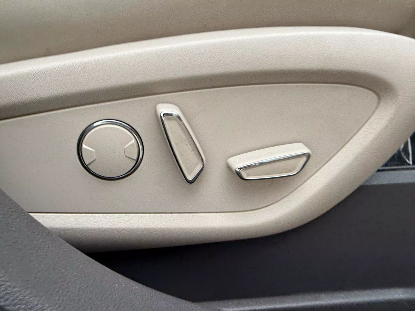2017 Lincoln Mkx - Image 26