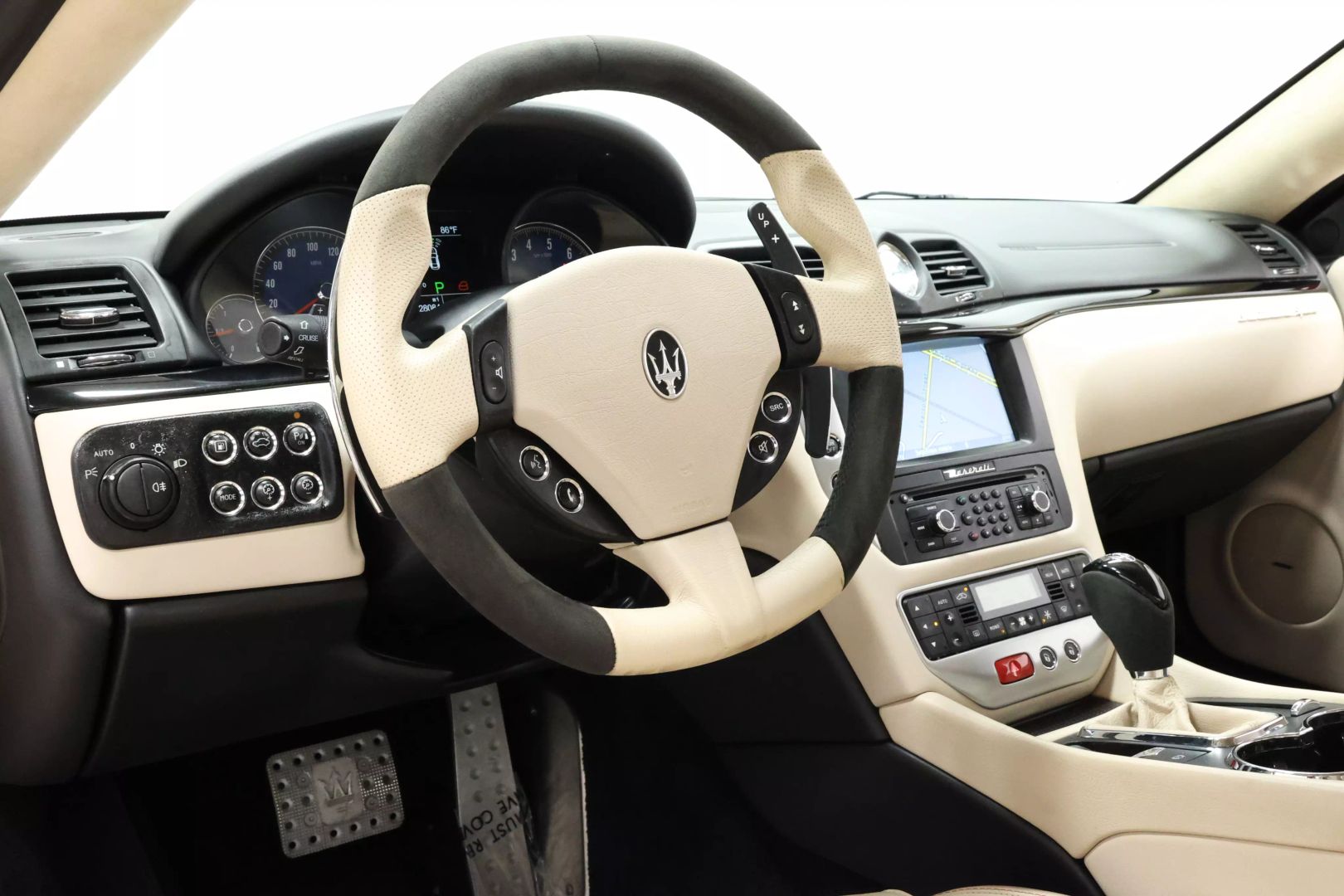 2013 Maserati Granturismo - Image 2