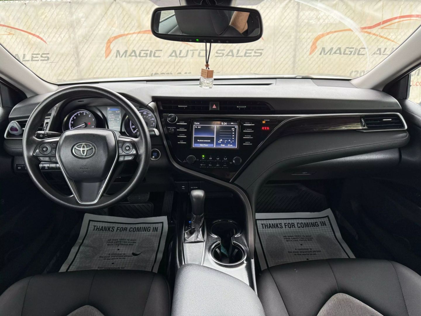 2019 Toyota Camry - Image 27