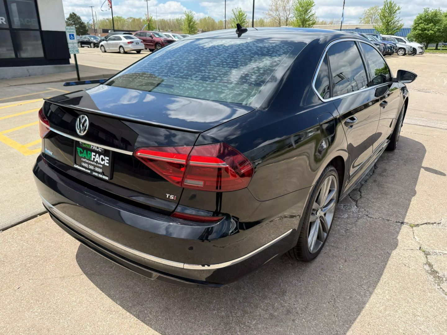 2019 Volkswagen Passat - Image 13