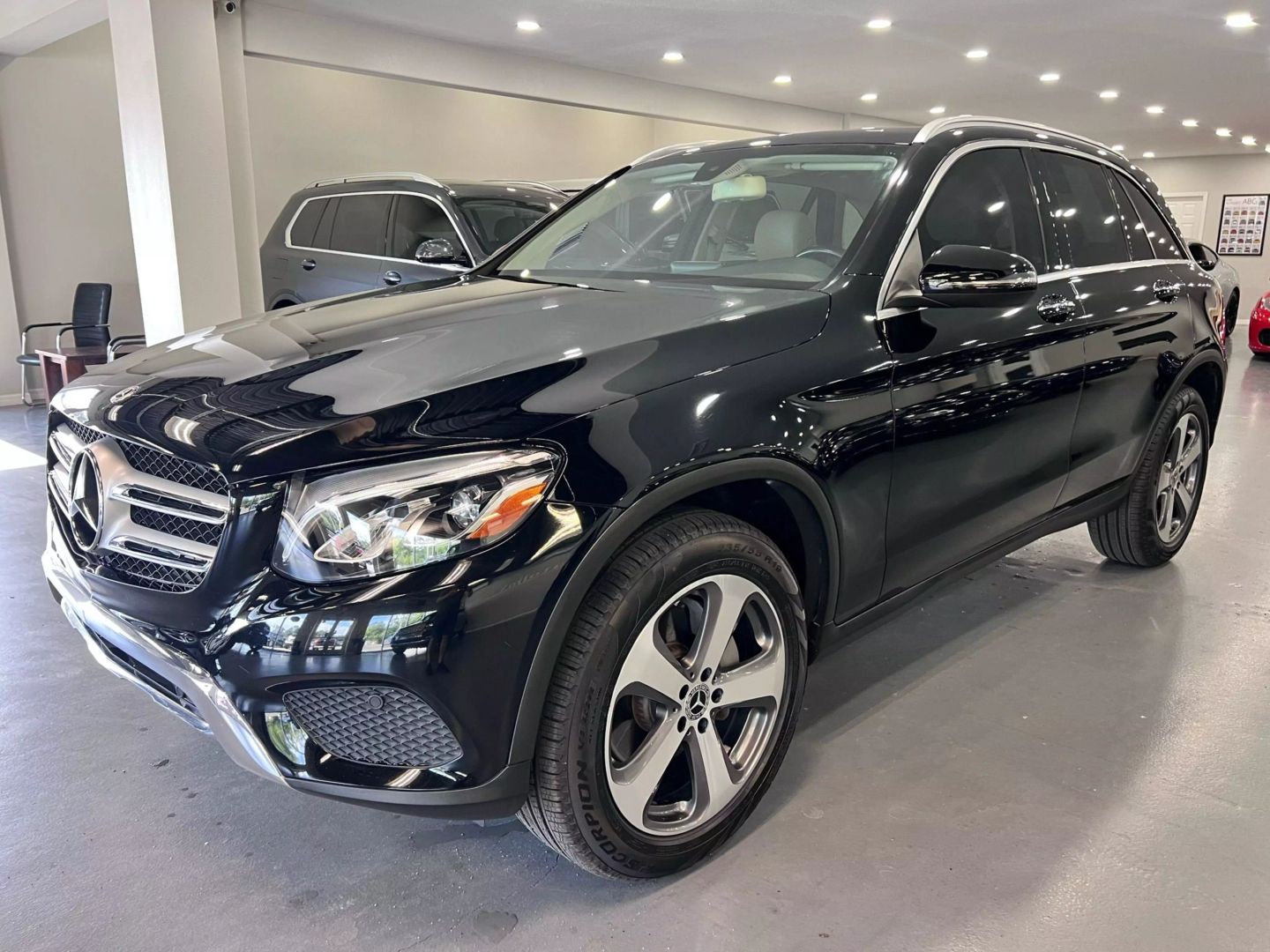 2019 Mercedes-benz Glc Glc 300 Sport Utility 4d - Image 3
