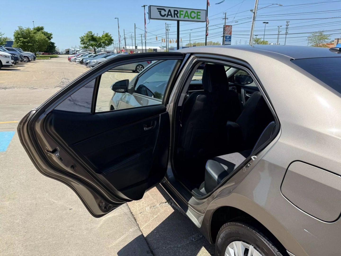 2018 Toyota Corolla - Image 18