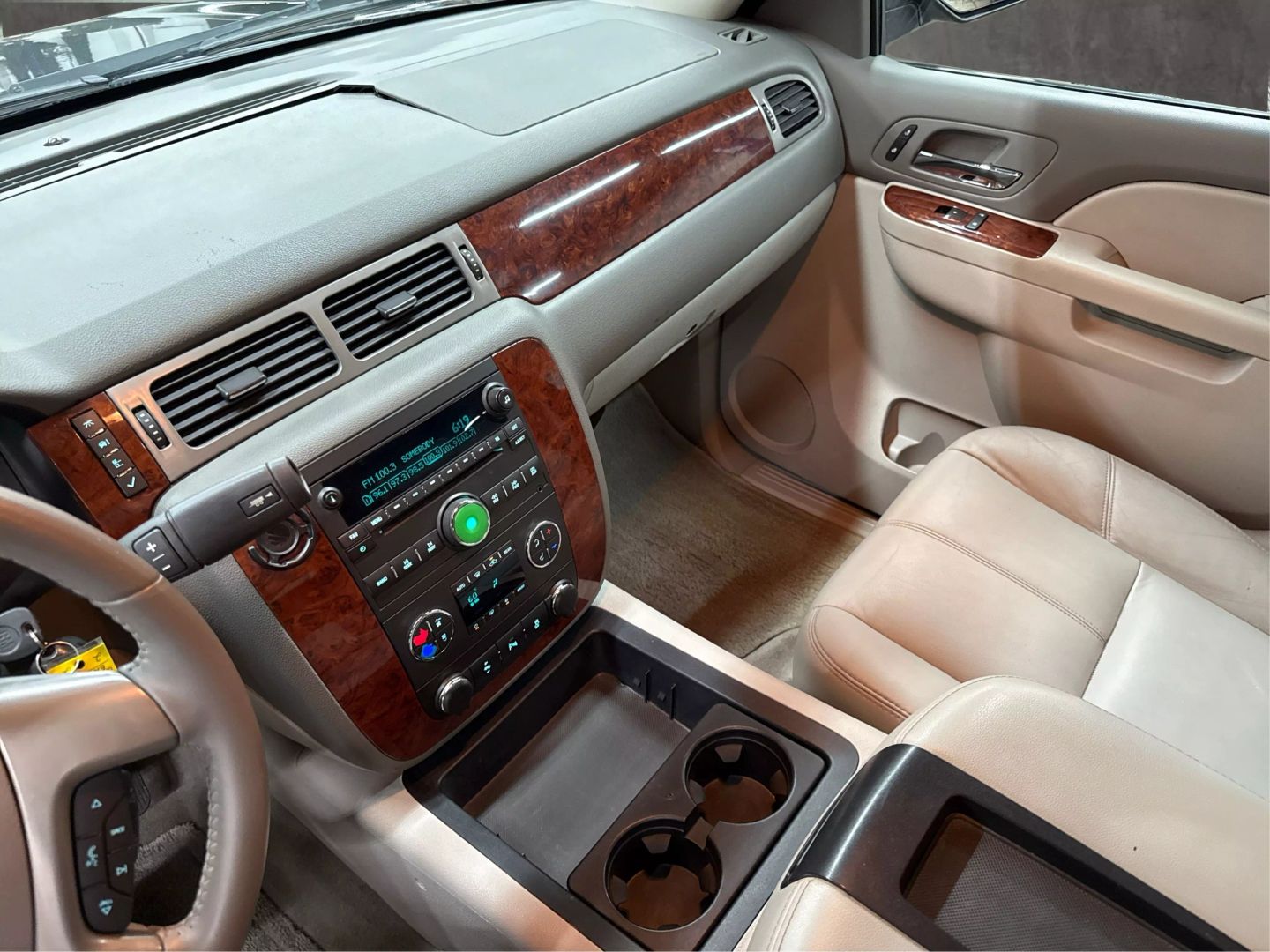 2014 Chevrolet Tahoe - Image 31